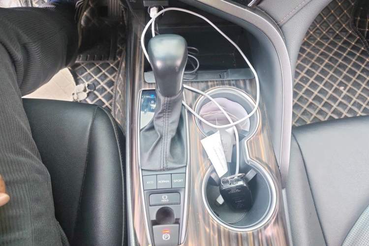Used Toyota Camry 2019 Revised Version 2.5G Luxury Edition Gear Lever