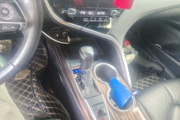 Used Toyota Camry 2019 Revised Version 2.0G Luxury Edition Gear Lever