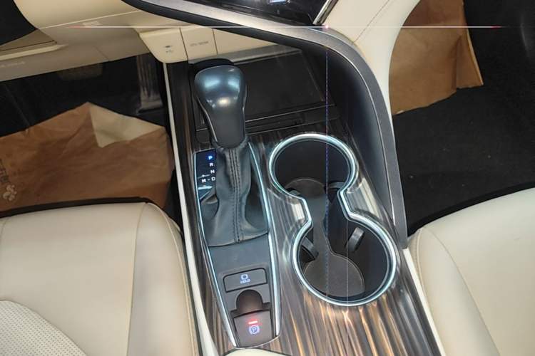 Used Toyota Camry 2019 2.0G Luxury Edition China VI Standard Gear Lever