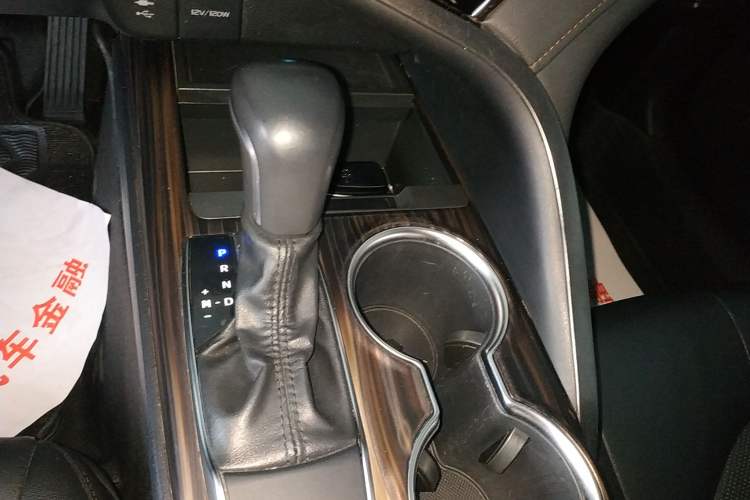 Used Toyota Camry 2019 2.0G Luxury Edition China VI Standard Gear Lever