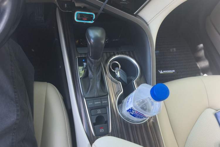 Used Toyota Camry 2019 2.5G Luxury Edition China VI Standard Gear Lever