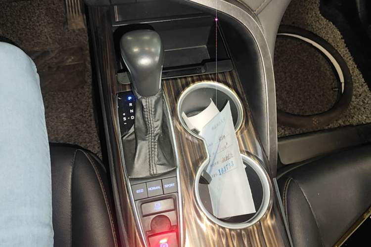Used Toyota Camry 2019 2.5G Luxury Edition China VI Standard Gear Lever