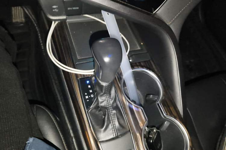 Used Toyota Camry 2019 2.0G Luxury Edition China VI Standard Gear Lever
