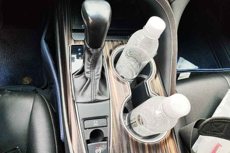 Used Toyota Camry 2019 2.0G Luxury Edition China VI Standard Gear Lever