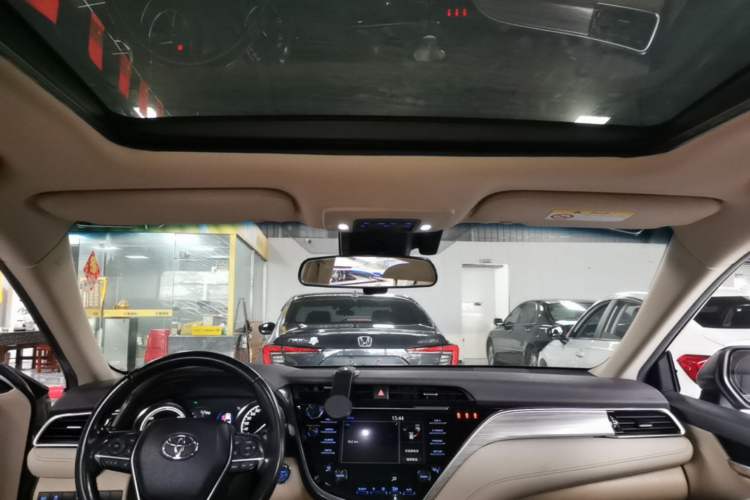 Used Toyota Camry 2019 Dual-Engine 2.5 HG Luxury Edition China VI Standard Headliner