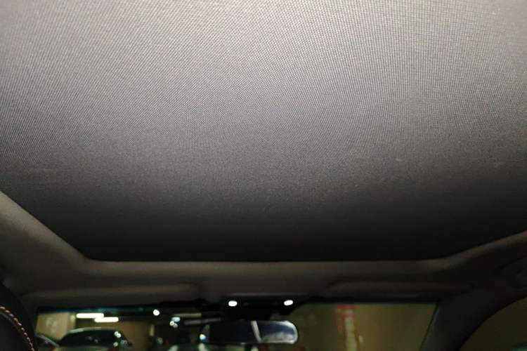 Used Toyota Camry 2019 Dual-Engine 2.5 HG Luxury Edition China VI Standard Headliner