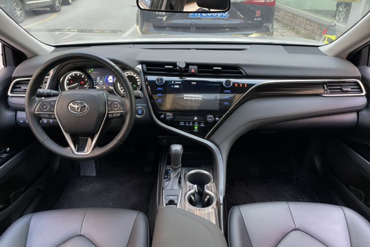 Used Toyota Camry 2019 2.0G Luxury Edition China VI Standard Interior 1