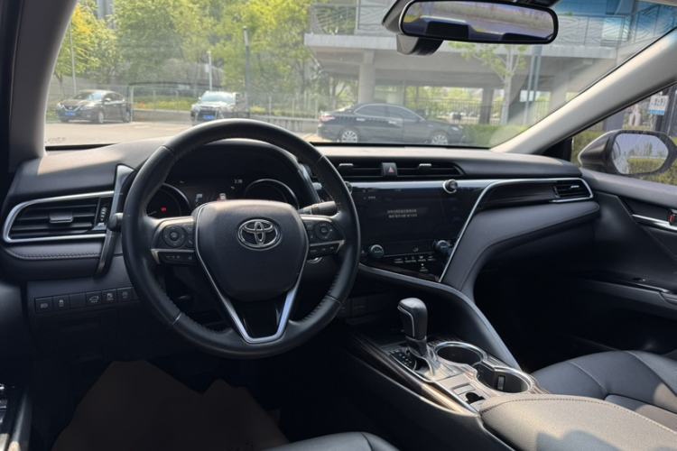 Used Toyota Camry 2019 2.0G Luxury Edition China VI Standard Interior 1