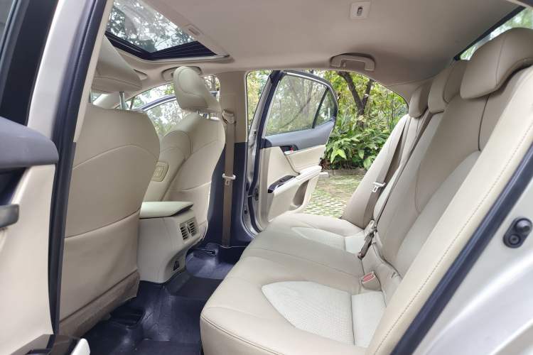 Used Toyota Camry 2019 2.0G Luxury Edition China VI Standard Interior 10