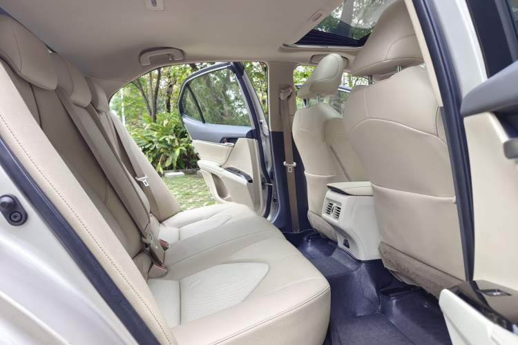 Used Toyota Camry 2019 2.0G Luxury Edition China VI Standard Interior 2