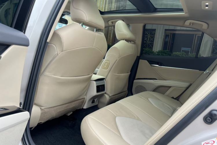 Used Toyota Camry 2019 Dual-Engine 2.5 HG Luxury Edition China VI Standard Interior 2