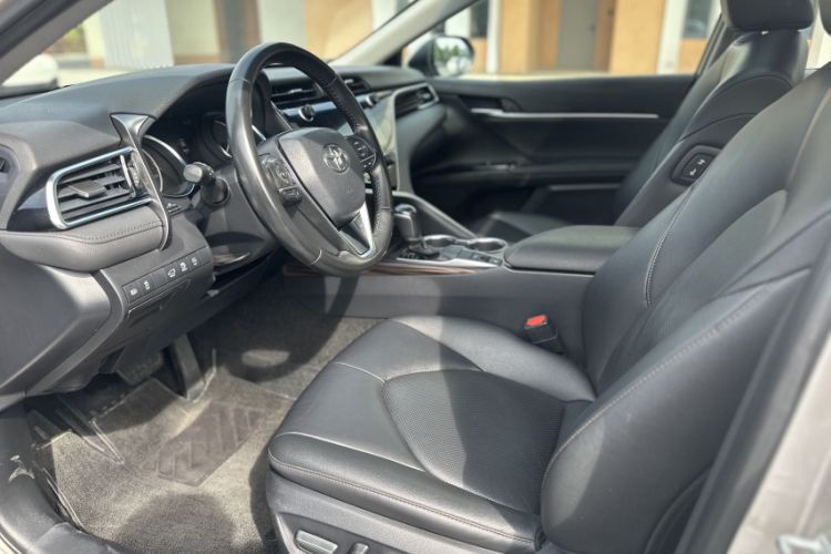 Used Toyota Camry 2019 2.0G Luxury Edition China VI Standard Interior 3