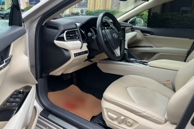 Used Toyota Camry 2019 Dual-Engine 2.5 HG Luxury Edition China VI Standard Interior 3