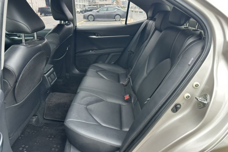 Used Toyota Camry 2019 Revised Version 2.0G Luxury Edition Interior 3