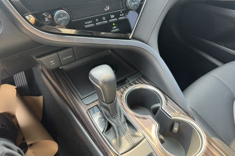 Used Toyota Camry 2019 2.0G Luxury Edition China VI Standard Interior 3