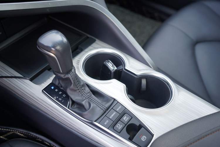 Used Toyota Camry 2019 Dual-Engine 2.5 HG Luxury Edition China V Standard Interior 4