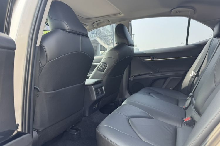 Used Toyota Camry 2019 2.0G Luxury Edition China VI Standard Interior 5