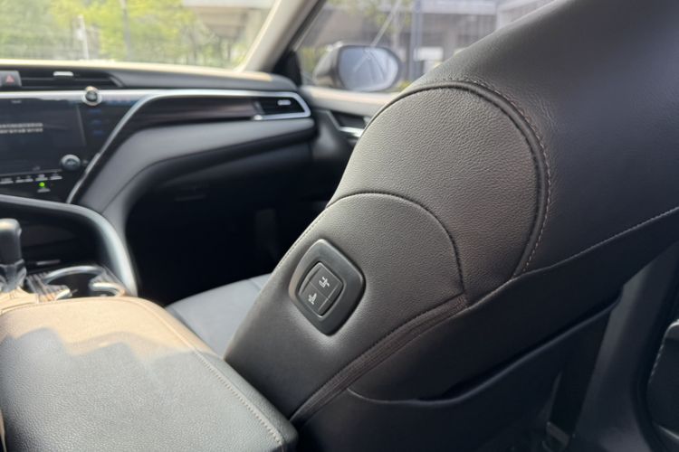 Used Toyota Camry 2019 2.0G Luxury Edition China VI Standard Interior 7