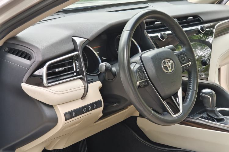 Used Toyota Camry 2019 2.0G Luxury Edition China VI Standard Interior 8