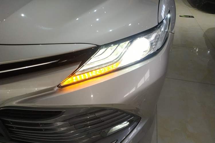 Used Toyota Camry 2019 2.0G Luxury Edition China VI Standard Left Front Headlight
