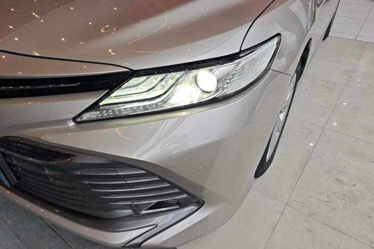 Used Toyota Camry 2019 Revised Version 2.0G Luxury Edition Left Front Headlight