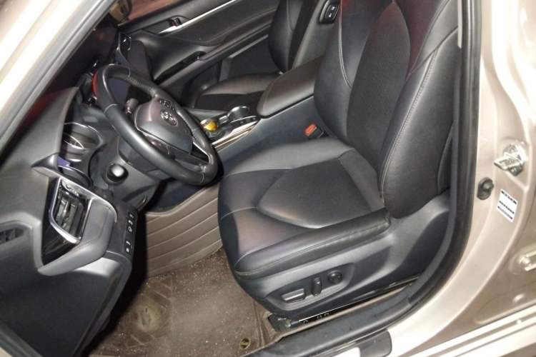 Used Toyota Camry 2019 Revised Version 2.0G Luxury Edition Left Front Seat