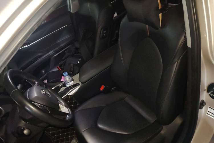 Used Toyota Camry 2019 Dual-Engine 2.5 HG Luxury Edition China VI Standard Left Front Seat