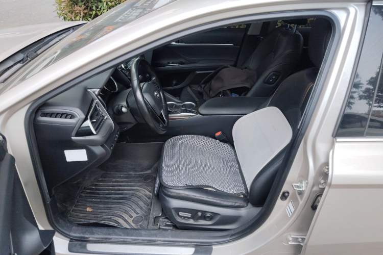 Used Toyota Camry 2019 2.0G Luxury Edition China VI Standard Left Front Seat