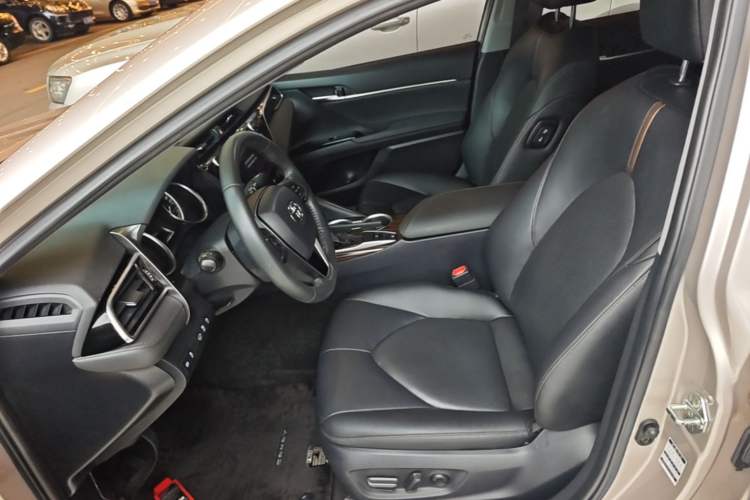 Used Toyota Camry 2019 Revised Version 2.0G Luxury Edition Left Front Seat