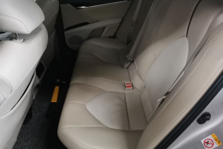Used Toyota Camry 2019 Dual-Engine 2.5 HG Luxury Edition China VI Standard Left Rear Seat