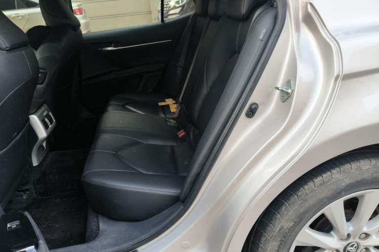Used Toyota Camry 2019 2.0G Luxury Edition China VI Standard Left Rear Seat