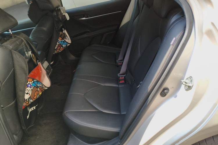 Used Toyota Camry 2019 Dual-Engine 2.5 HG Luxury Edition China VI Standard Left Rear Seat