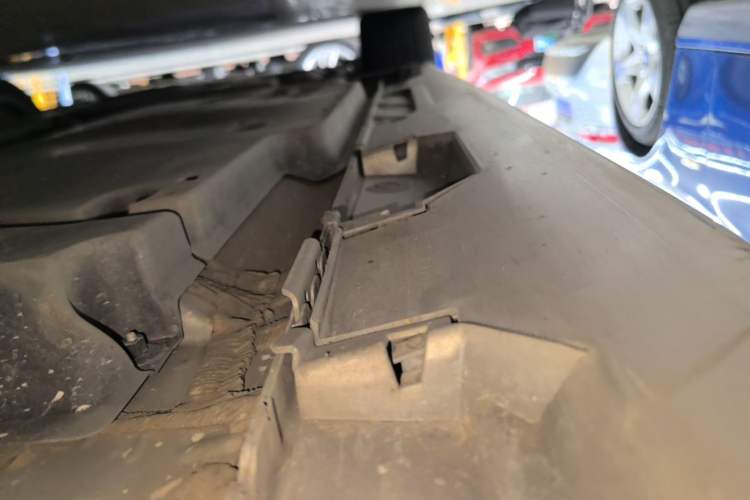 Used Toyota Camry 2019 2.5S FENGSHANG Version China VI Standard Left Side Sill