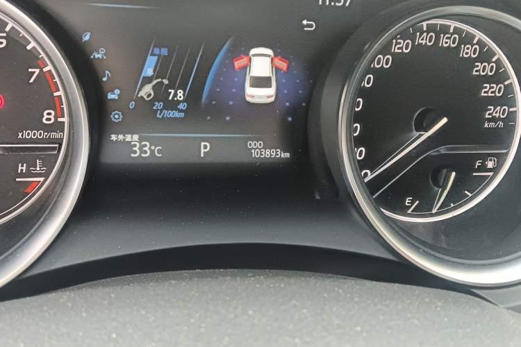 Used Toyota Camry 2019 2.5G Luxury Edition China VI Standard Odometer Close Up