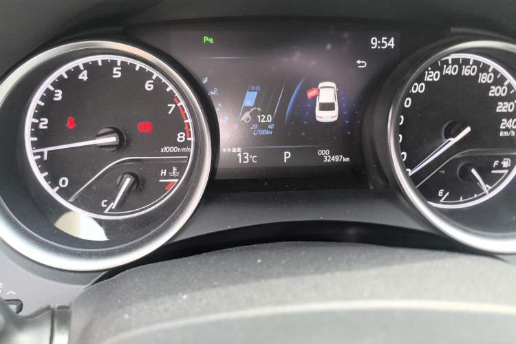 Used Toyota Camry 2019 Revised Version 2.0G Luxury Edition Odometer Close Up