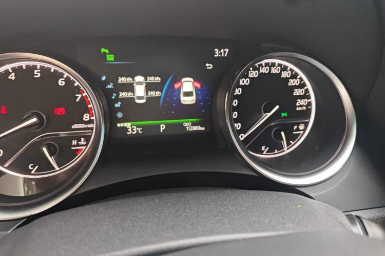 Used Toyota Camry 2019 2.5G Luxury Edition China VI Standard Odometer Close Up