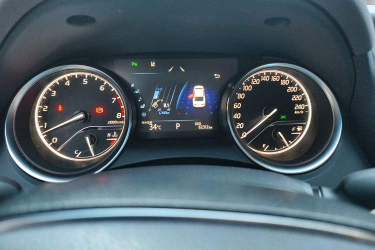 Used Toyota Camry 2019 2.5G Luxury Edition China VI Standard Odometer Close Up