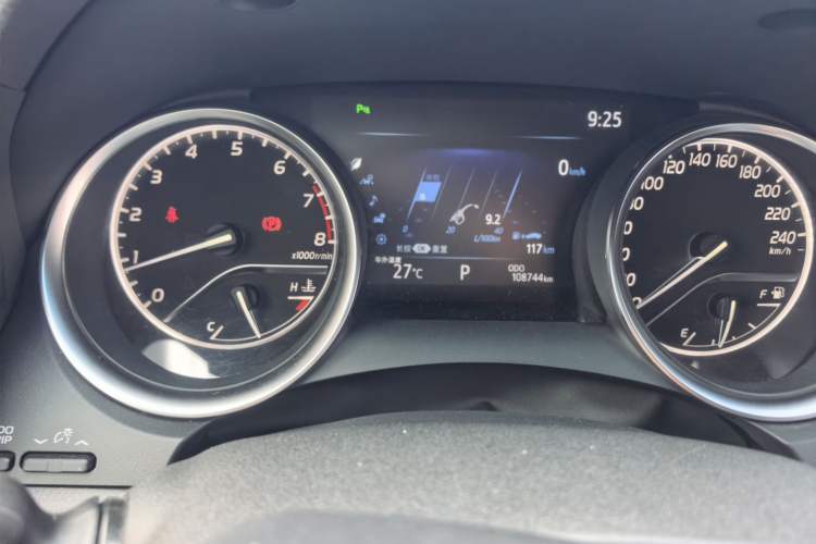 Used Toyota Camry 2019 2.0G Luxury Edition China VI Standard Odometer Close Up
