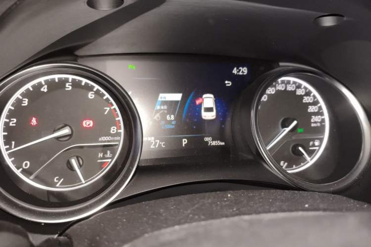 Used Toyota Camry 2019 Revised Version 2.0G Luxury Edition Odometer Close Up