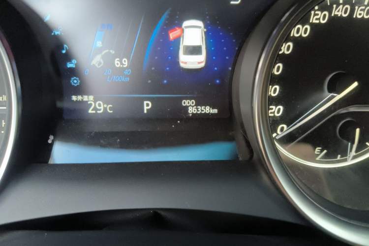 Used Toyota Camry 2019 2.0G Luxury Edition China VI Standard Odometer Close Up