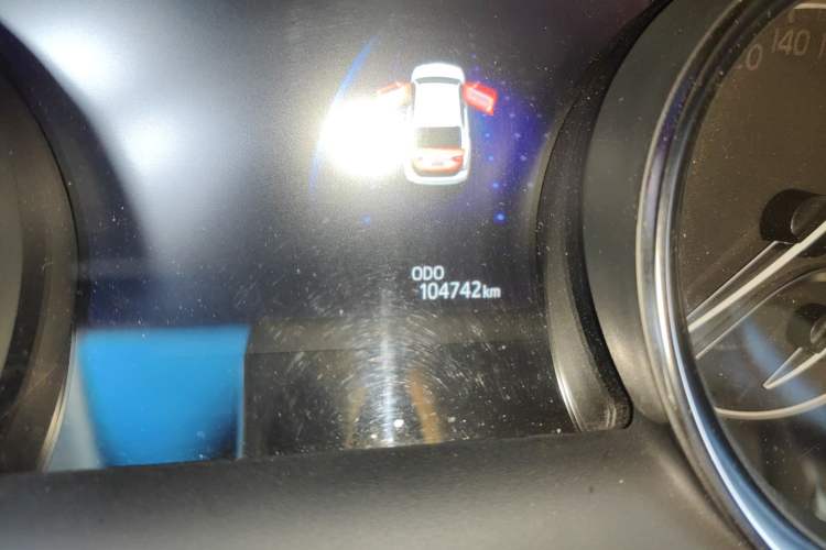Used Toyota Camry 2019 2.5G Luxury Edition China VI Standard Odometer Close Up