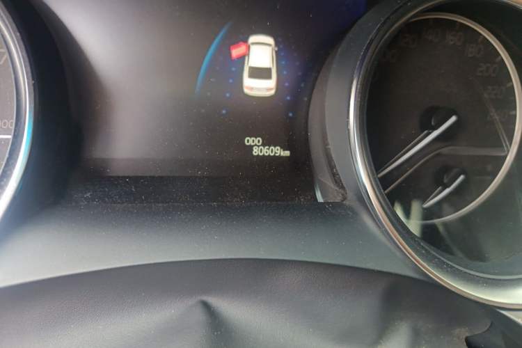 Used Toyota Camry 2019 2.5G Luxury Edition China VI Standard Odometer Close Up