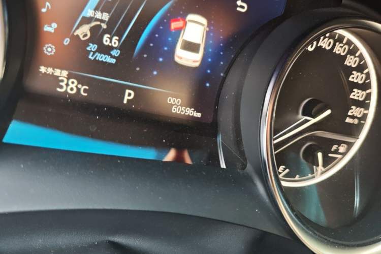 Used Toyota Camry 2019 Revised Version 2.5G Luxury Edition Odometer Close Up