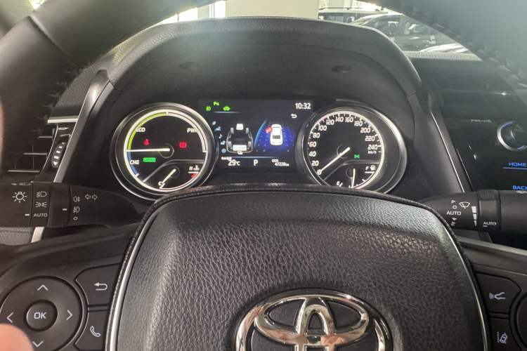 Used Toyota Camry 2019 Dual-Engine 2.5 HG Luxury Edition China V Standard Odometer Close Up