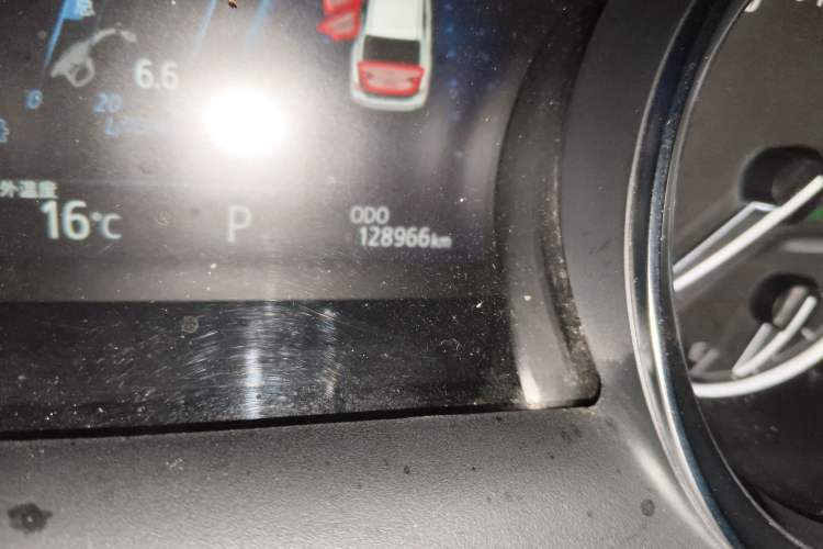 Used Toyota Camry 2019 2.0G Luxury Edition China VI Standard Odometer Close Up