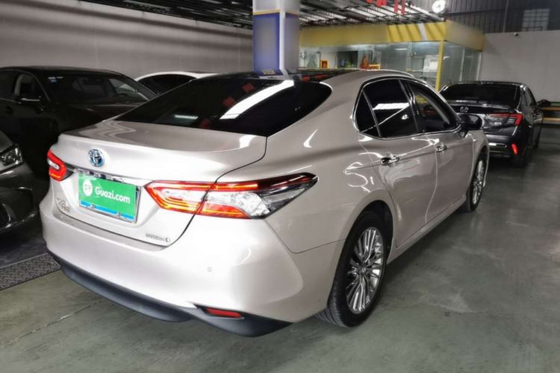 Used Toyota Camry 2019 Dual-Engine 2.5 HG Luxury Edition China VI Standard Rear Right 45 Deg