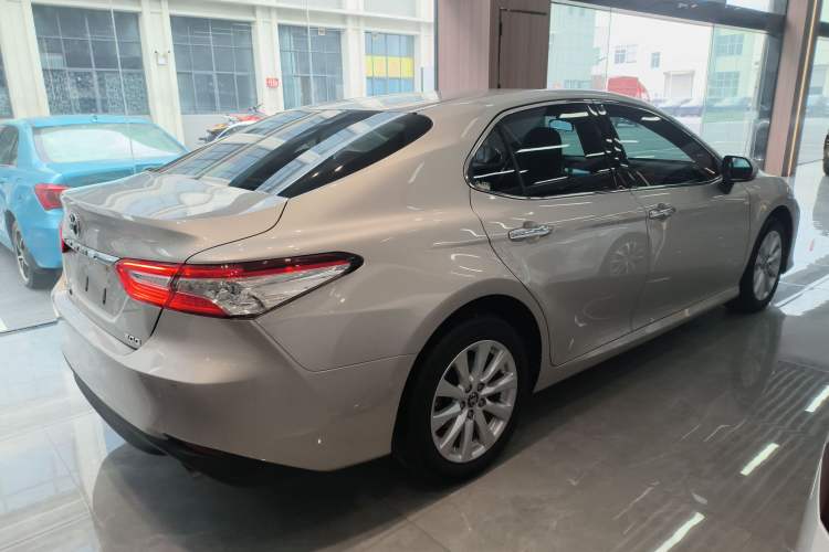 Used Toyota Camry 2019 2.0G Luxury Edition China VI Standard Rear Right 45 Deg