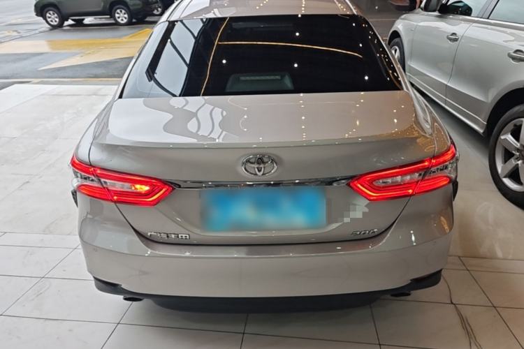 Used Toyota Camry 2019 Revised Version 2.0G Luxury Edition Rear