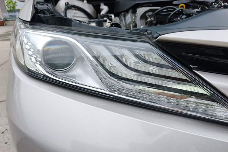 Used Toyota Camry 2019 2.0G Luxury Edition China VI Standard Right Front Headlight