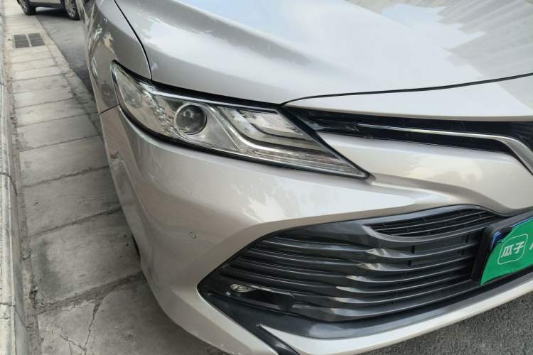 Used Toyota Camry 2019 2.0G Luxury Edition China VI Standard Right Front Headlight